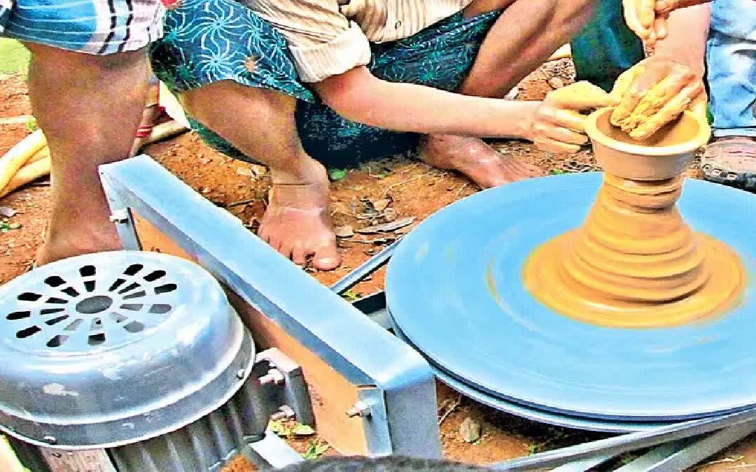 ఏపీలో మట్టిపాత్రలకు  ఆదరణ.. ఎందుకంటే